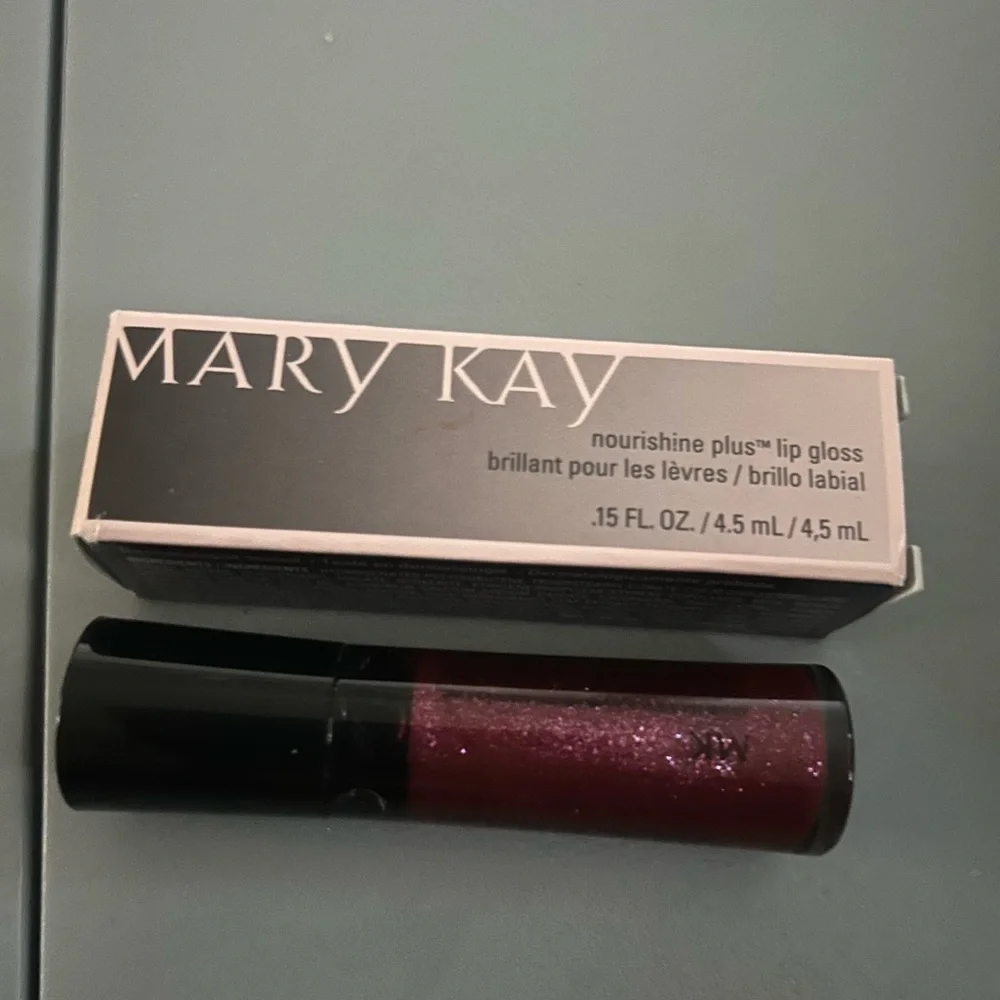 Mary Kay Berry Dazzle Lip Gloss - Shimmering Berry
